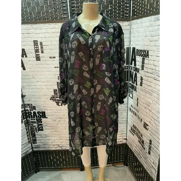 Torrid Disney Villains Plus 4 Black Button Down Poison Graphic 3/4 Sleeve Top - Picture 1 of 6